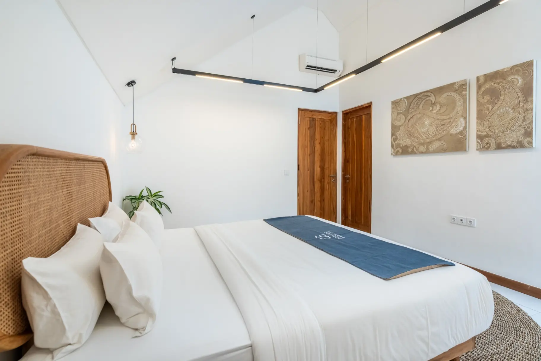Premier Umalas - Luxe 2BR Canggu | Pool Near Petitenget Beach — image 2