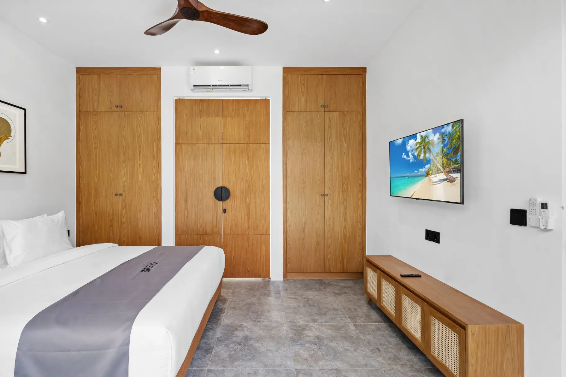Red Sunset - Luxe 4BR Canggu | Sky Lounge Pool Near Beach — image 2