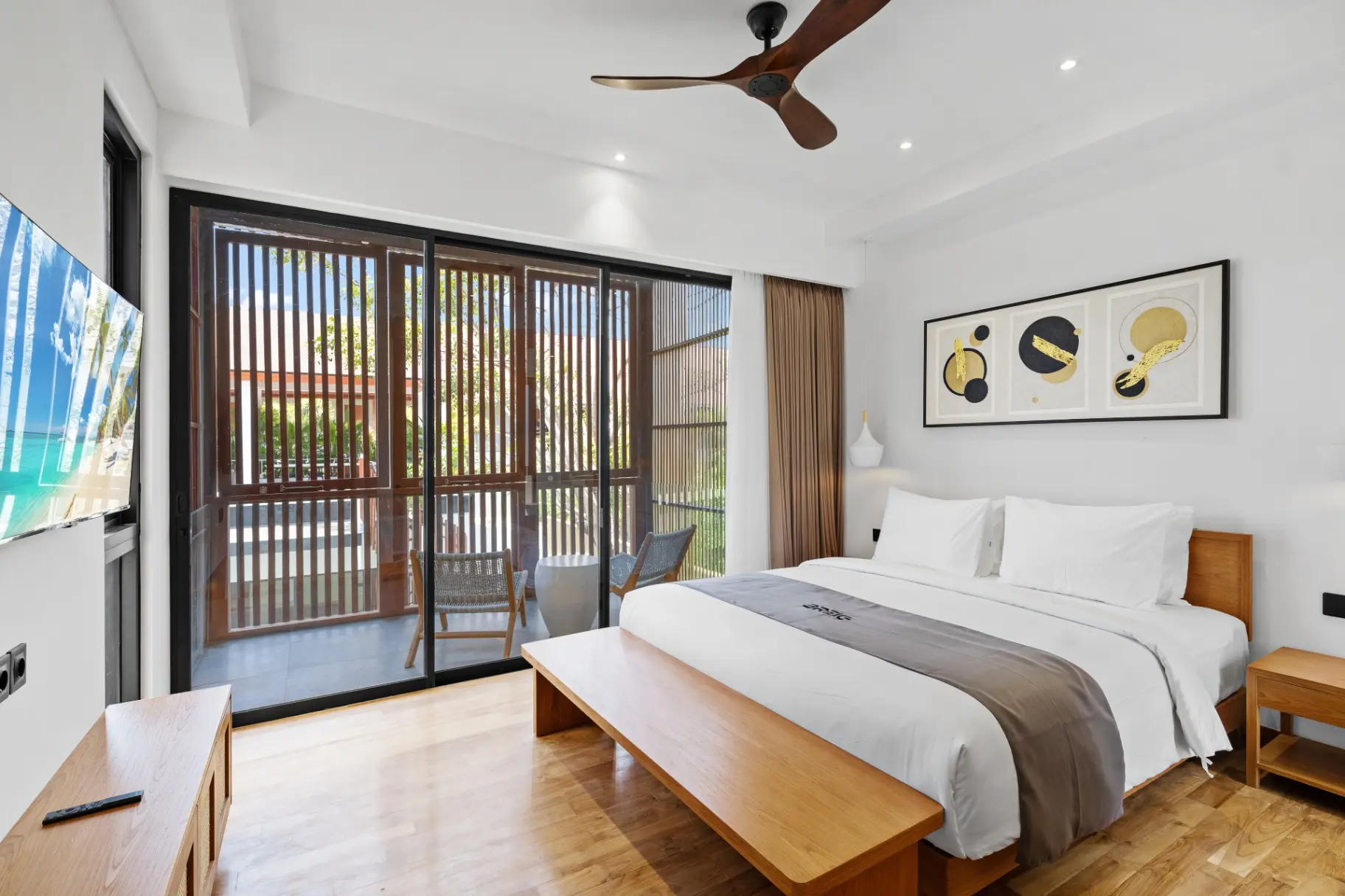 Red Sunset - Luxe 4BR Canggu | Sky Lounge Pool Near Beach — image 3