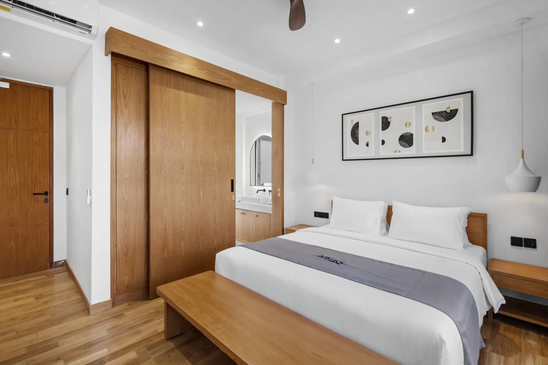 Red Sunset - Luxe 4BR Canggu | Sky Lounge Pool Near Beach — image 4