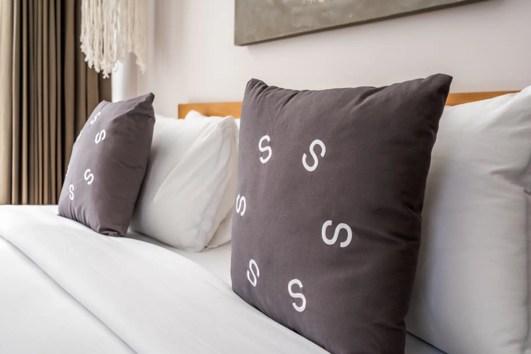 Sunny Muse Suite - Beachside 2BR Canggu | Pool Sauna & Rooftop Gym — image 3