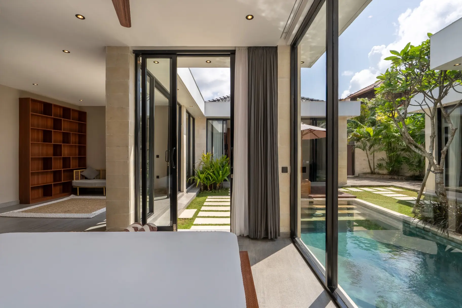 Solencia - Uluwatu 3BR Designer Villa with Pool & Bathtub — image 2