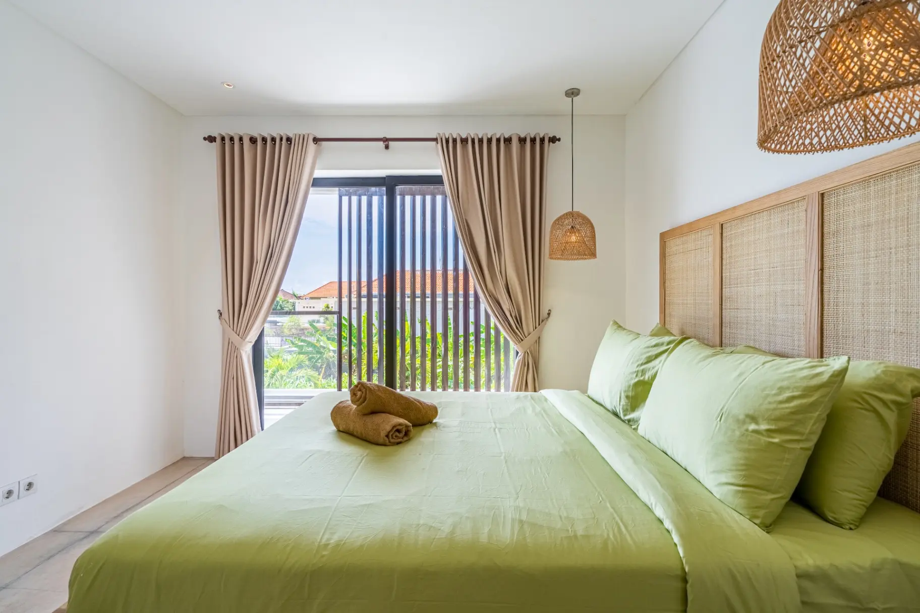 Terrace B3 - Refined 3BR Near Berawa Beach | Sleek Pool — image 4
