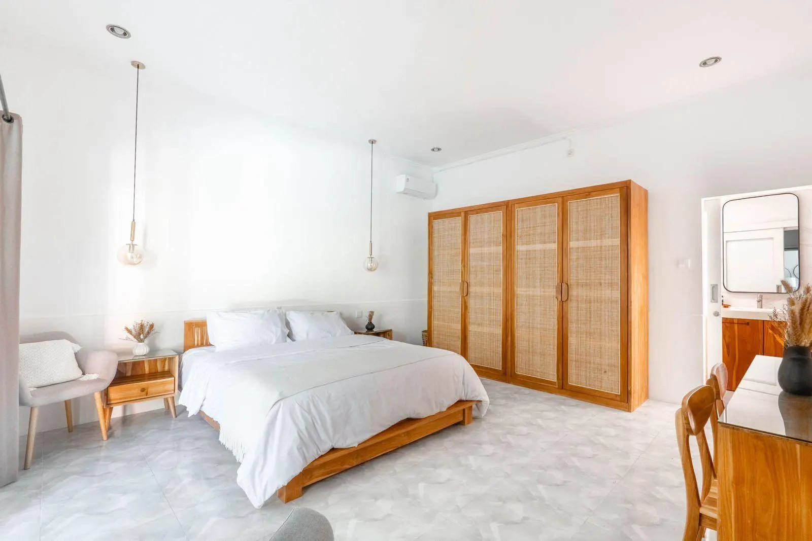 Villa Rental Pererenan Bali - Beautiful 3-Bedrooms Beachside Villa (NA109) — image 1