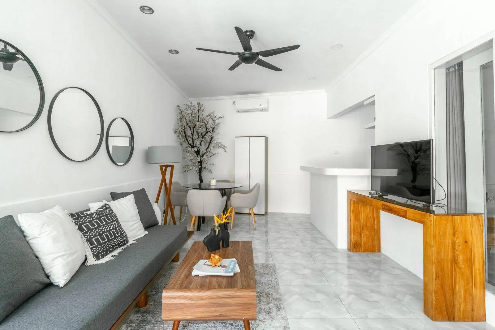 Villa Rental Pererenan Bali - Beautiful 3-Bedrooms Beachside Villa (NA109) — image 4