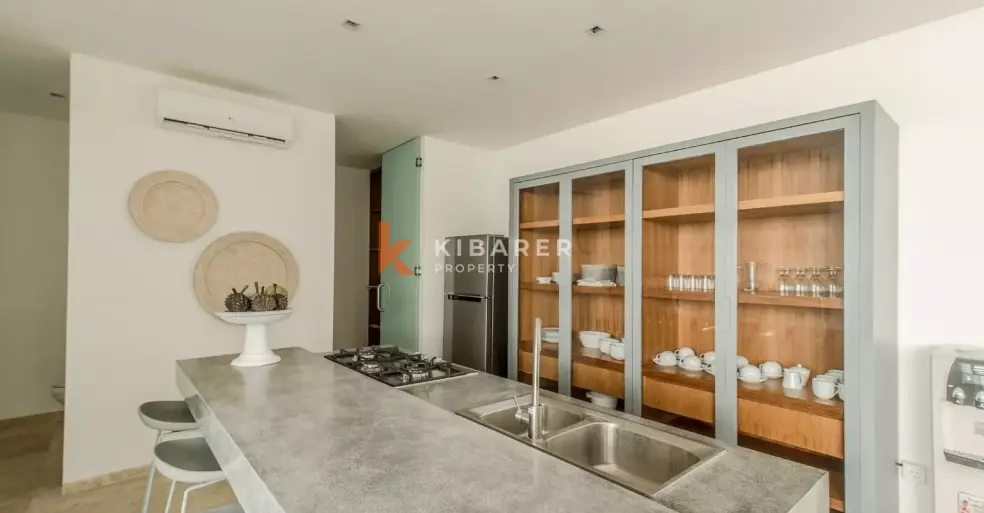 Chic Three Bedroom Villa in Berawa – Steps from Beach and Trendy Spots YRV4480 — image 2