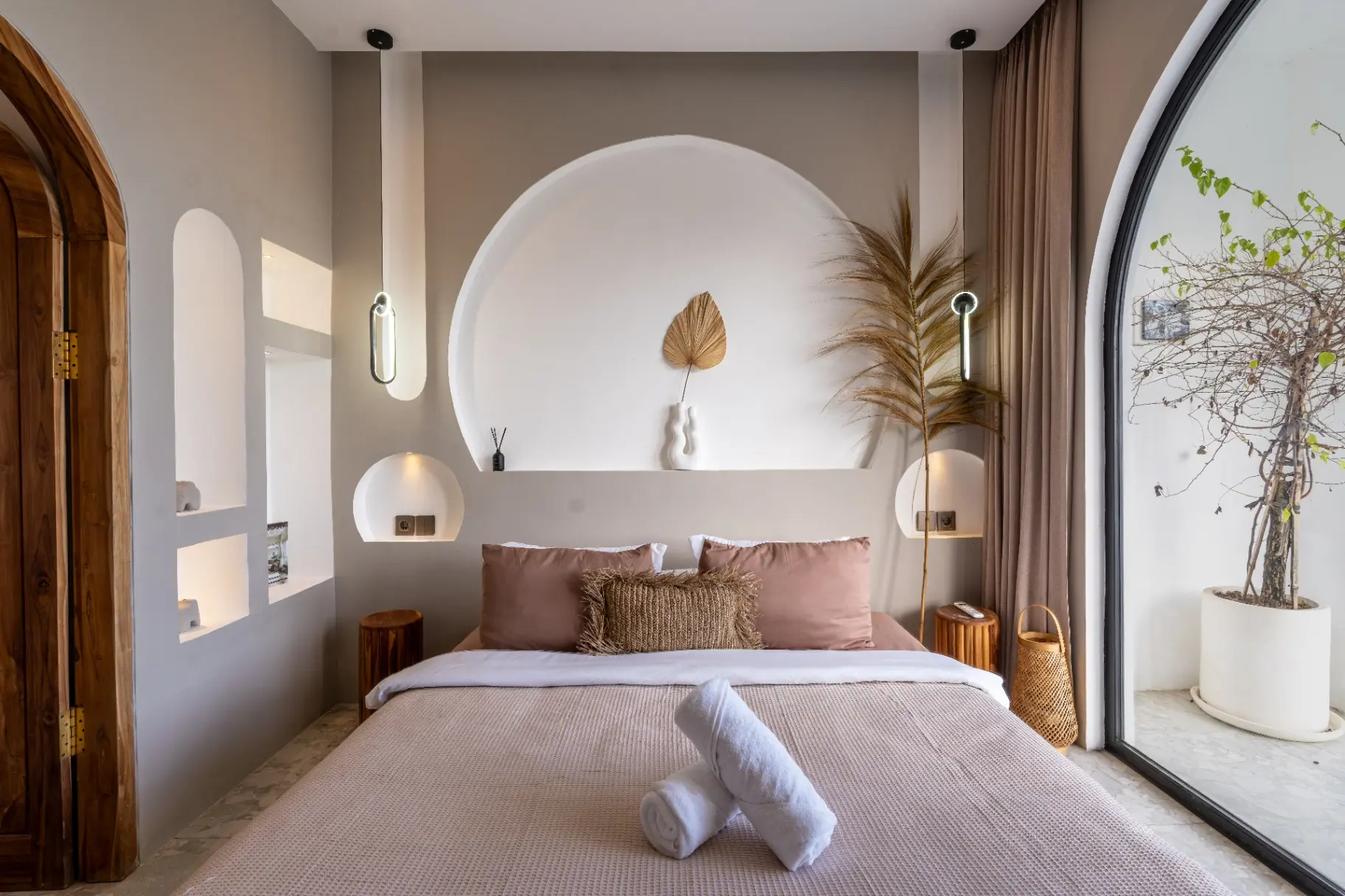 UNU - 2BR Luxury with Pool Garden Paddy View & Jacuzzi — image 3