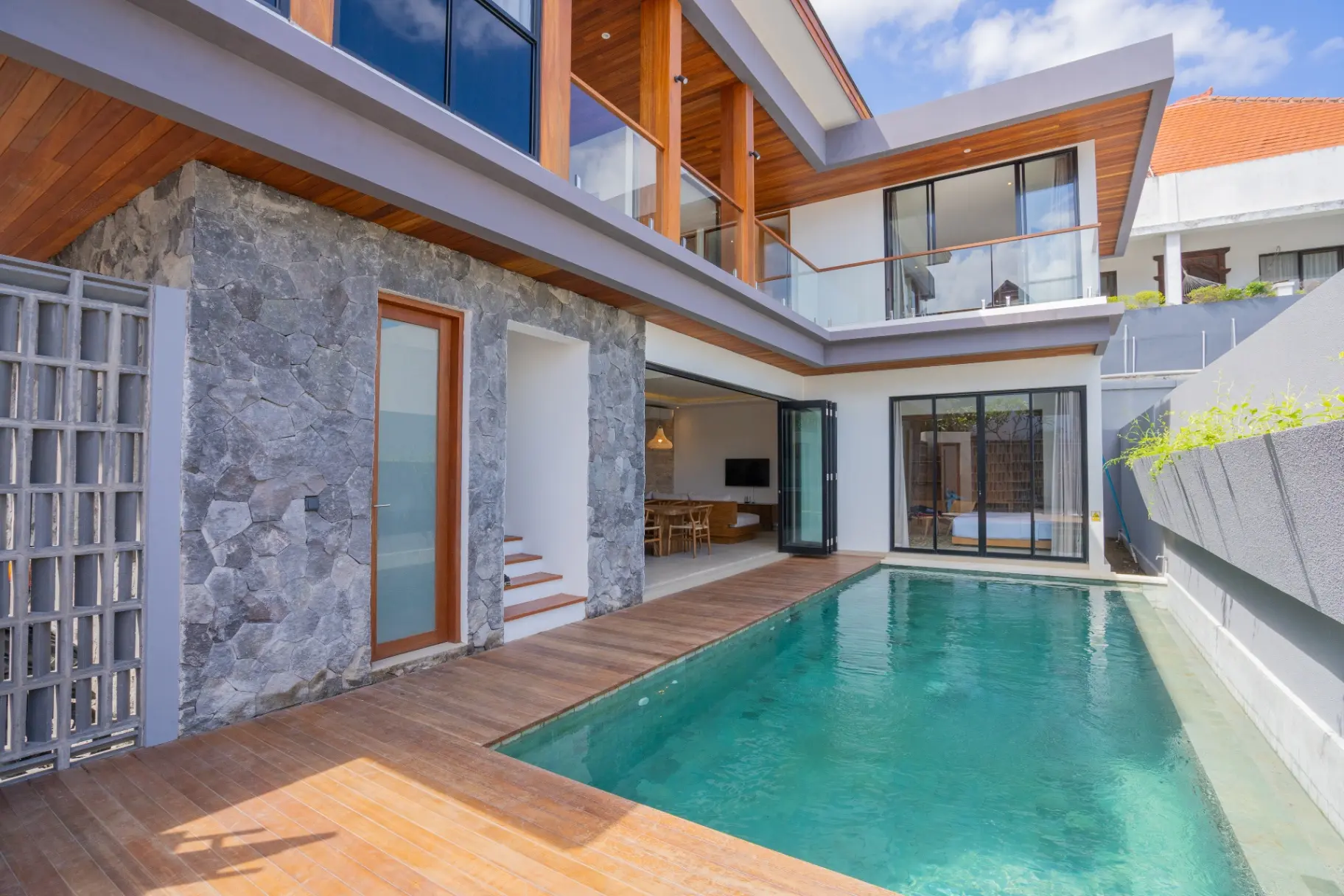 Yoki - Canggu Luxe 4BR Villa | Pool Gym & Paddy View — image 1