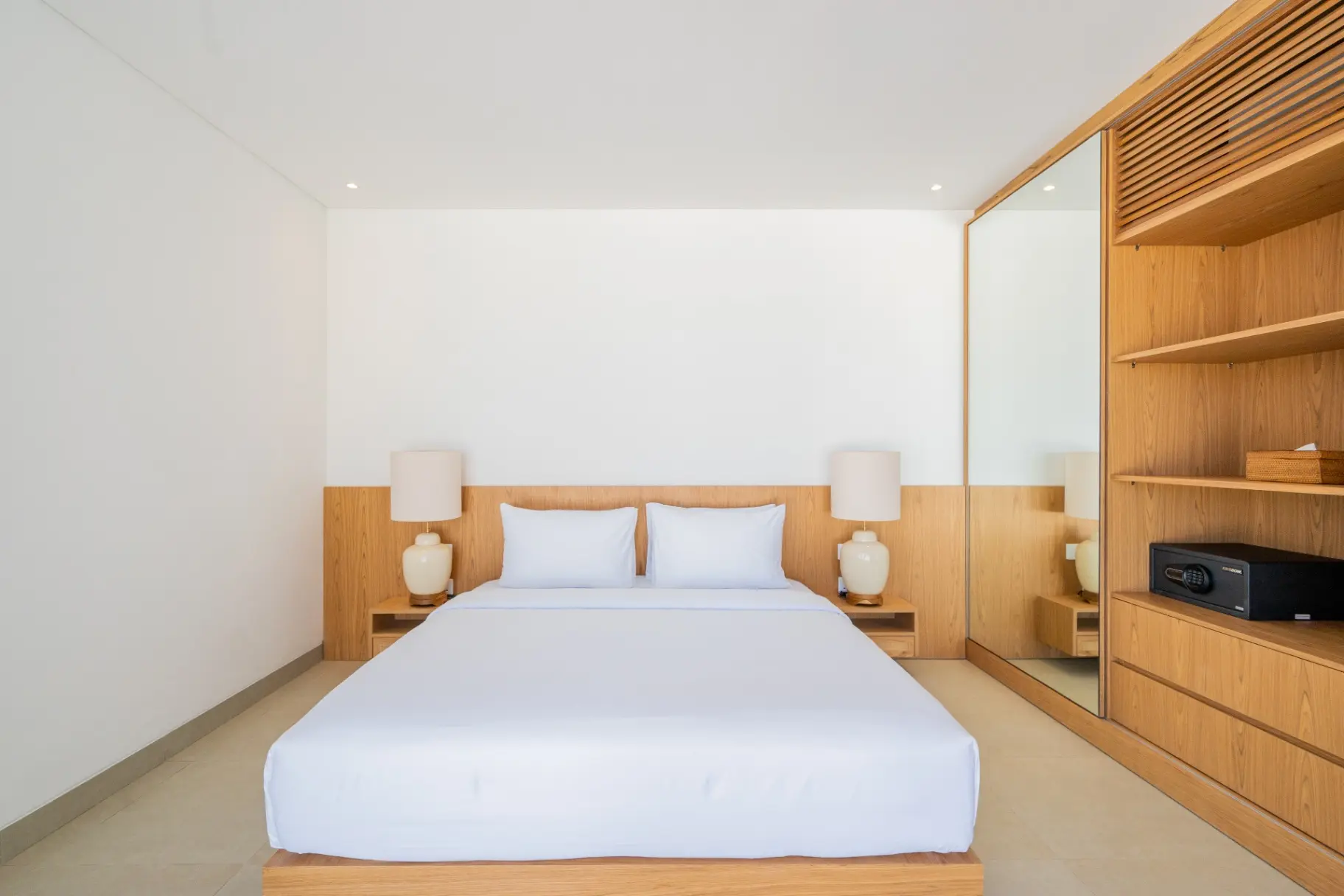 Yoki - Canggu Luxe 4BR Villa | Pool Gym & Paddy View — image 3