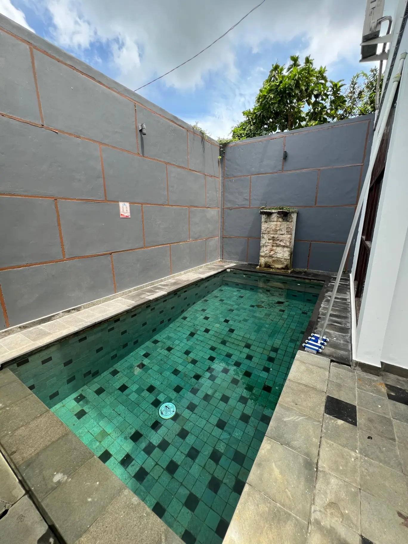 Villa puri gading — image 2