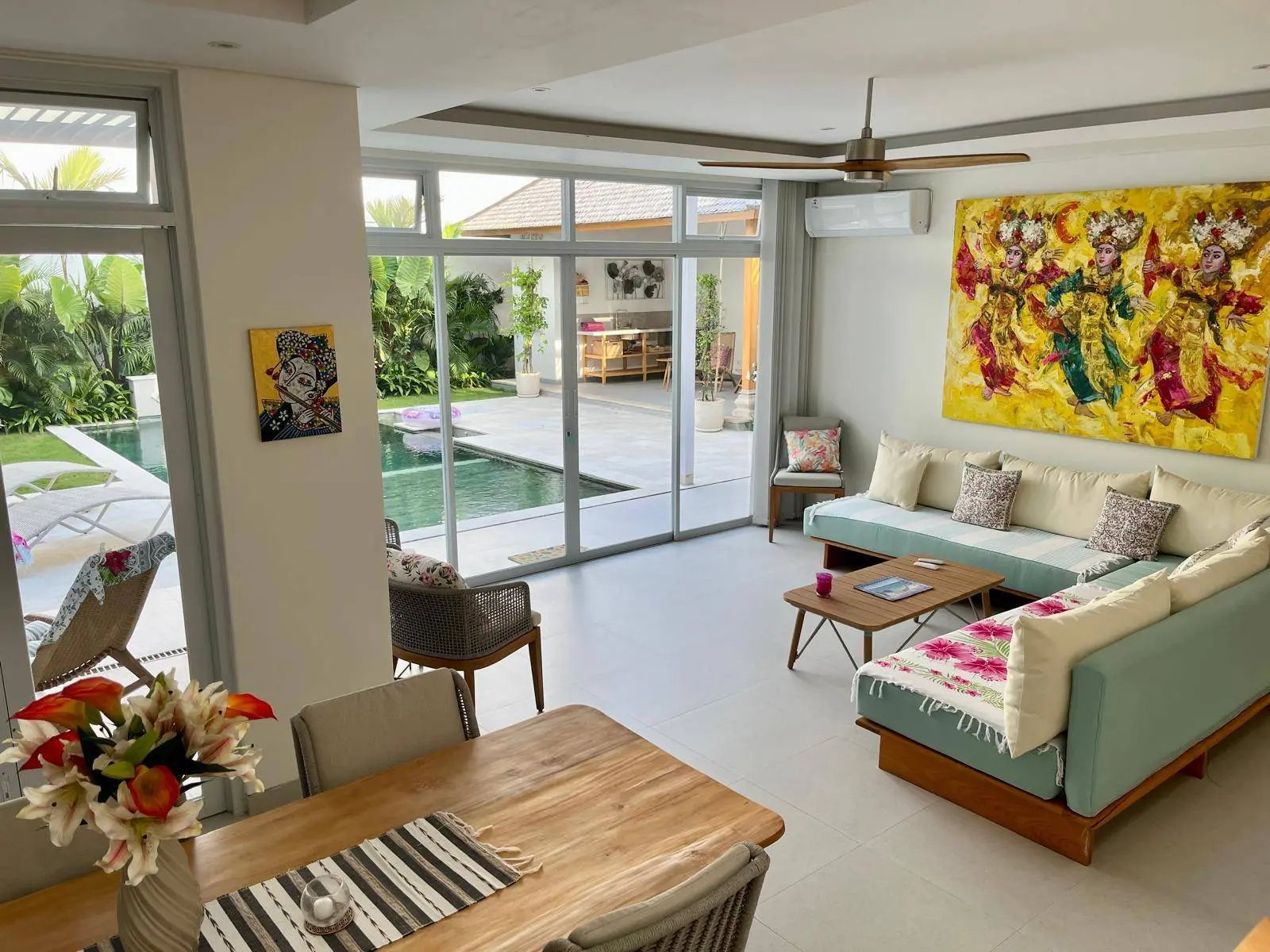 Unique - 4-bed Executive Home and Office solar powered walk to Seseh Beach — image 1