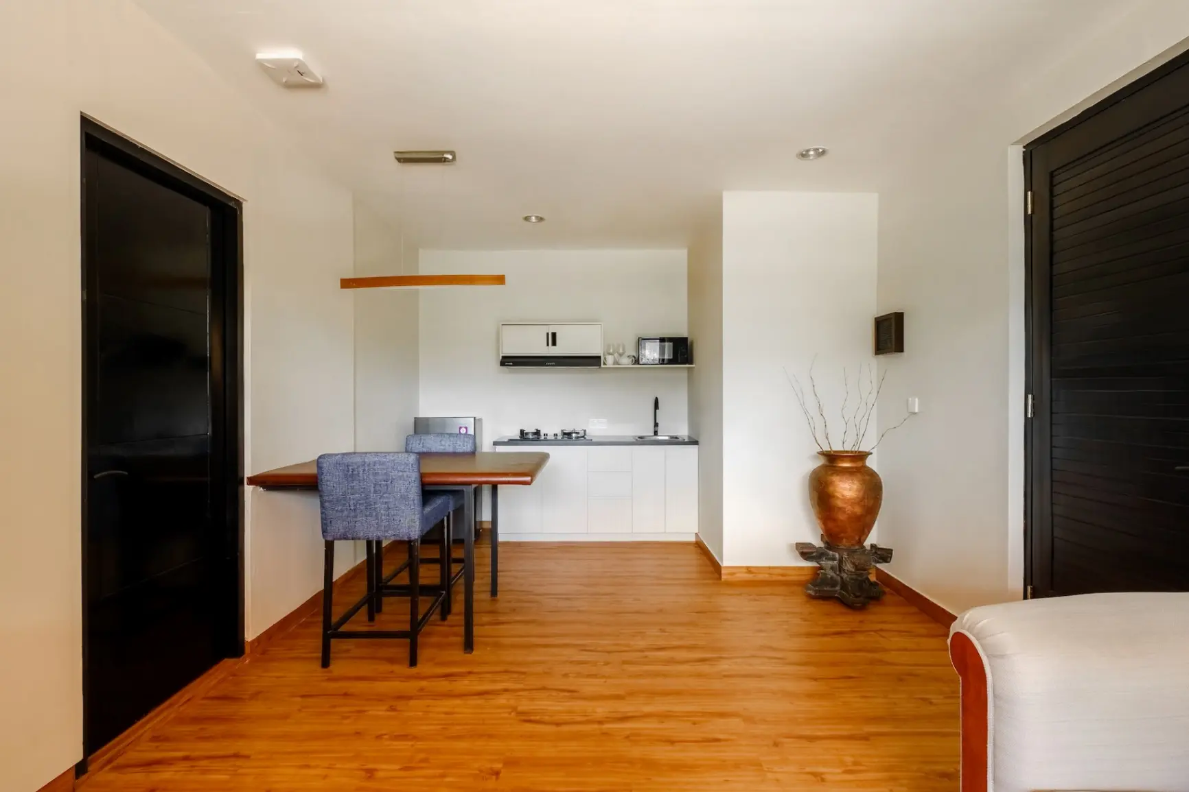 1 BEDROOM APARTMENT SEMINYAK - YO187A — image 1