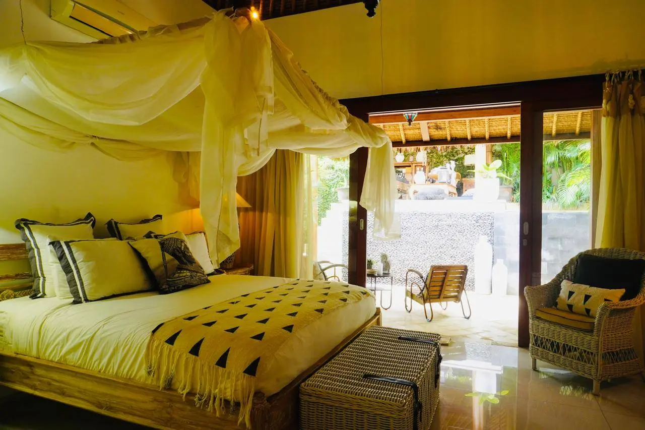 LUXURY BOUTIQUE STYLE 3 BEDROOM VILLA FULL FURNISHED — image 3
