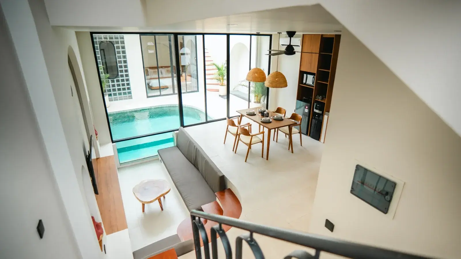GREECE-STYLE 2 BEDROOM VILLA IN PERERENAN — image 2