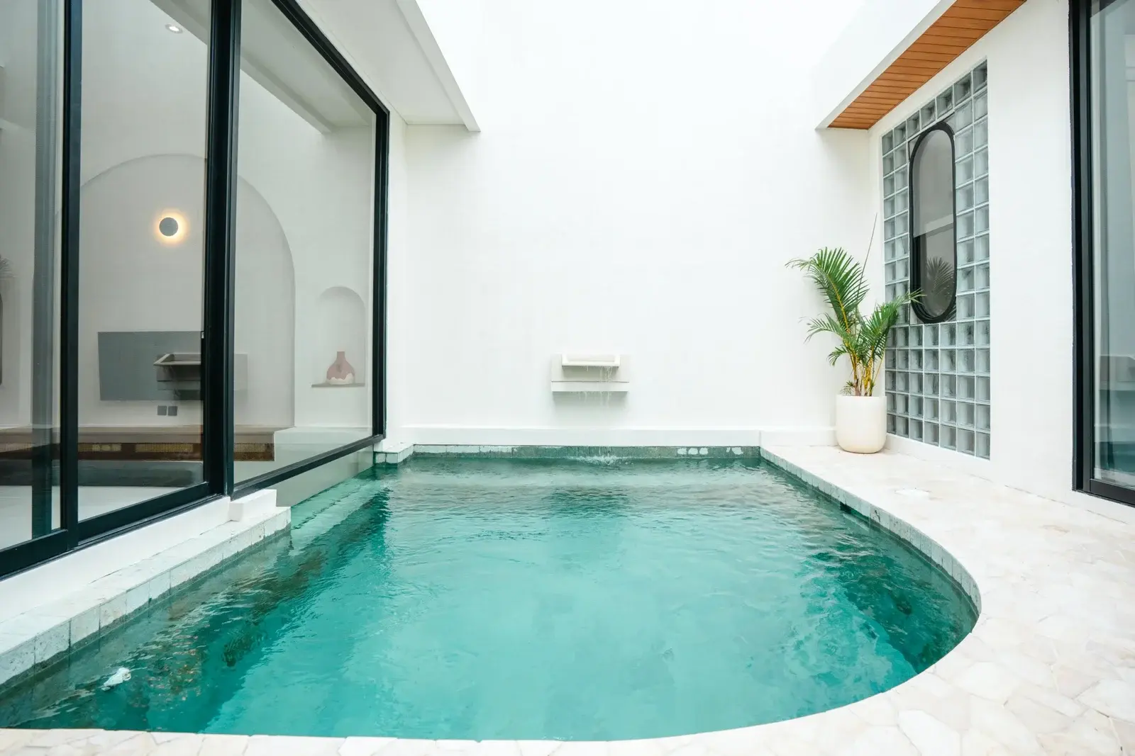 GREECE-STYLE 2 BEDROOM VILLA IN PERERENAN