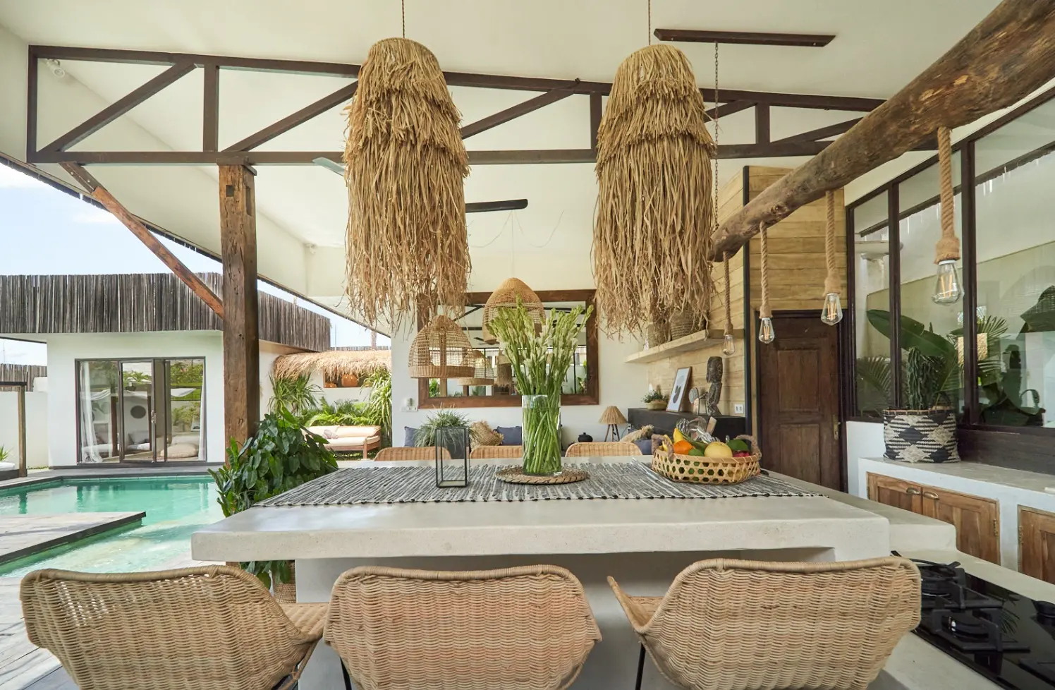 Villa Aetas – Rice Field View Tropical Retreat in Umalas — image 2