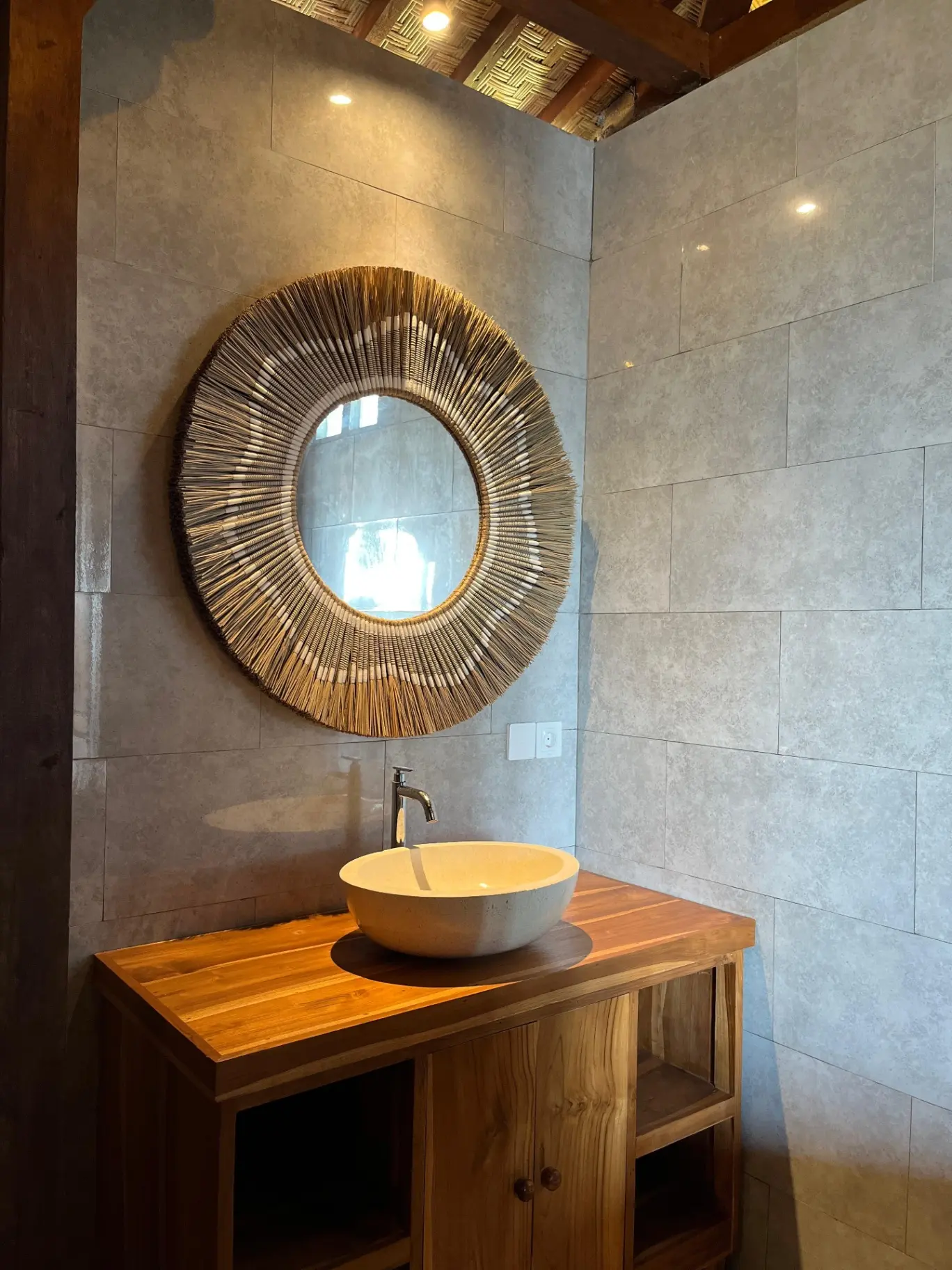NEW 1 BR Wooden Villa in the Rice Fields — image 3