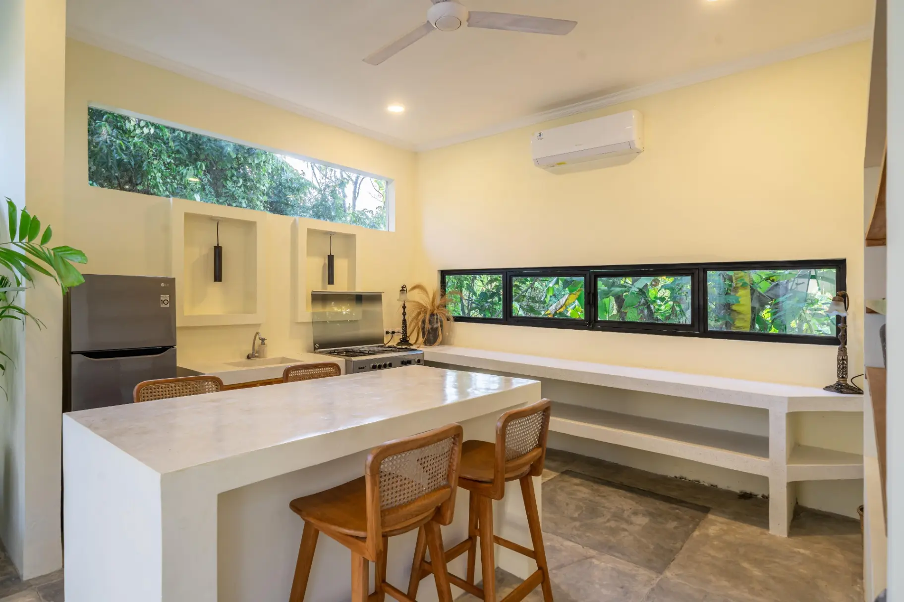 3 bedrooms Stylish Villa in Padonan — image 2