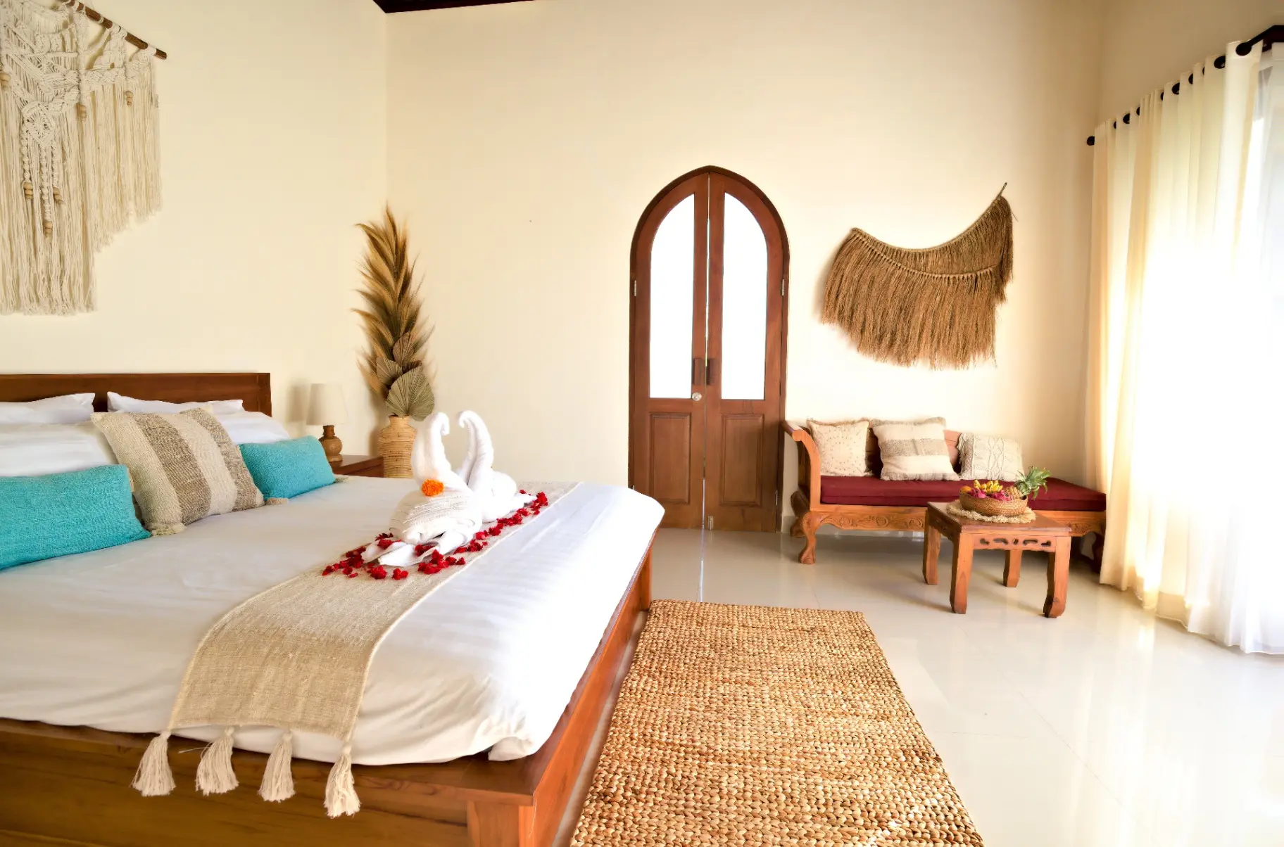 Stylish 1BR Villa with Private Pool & Rice Field View — image 4