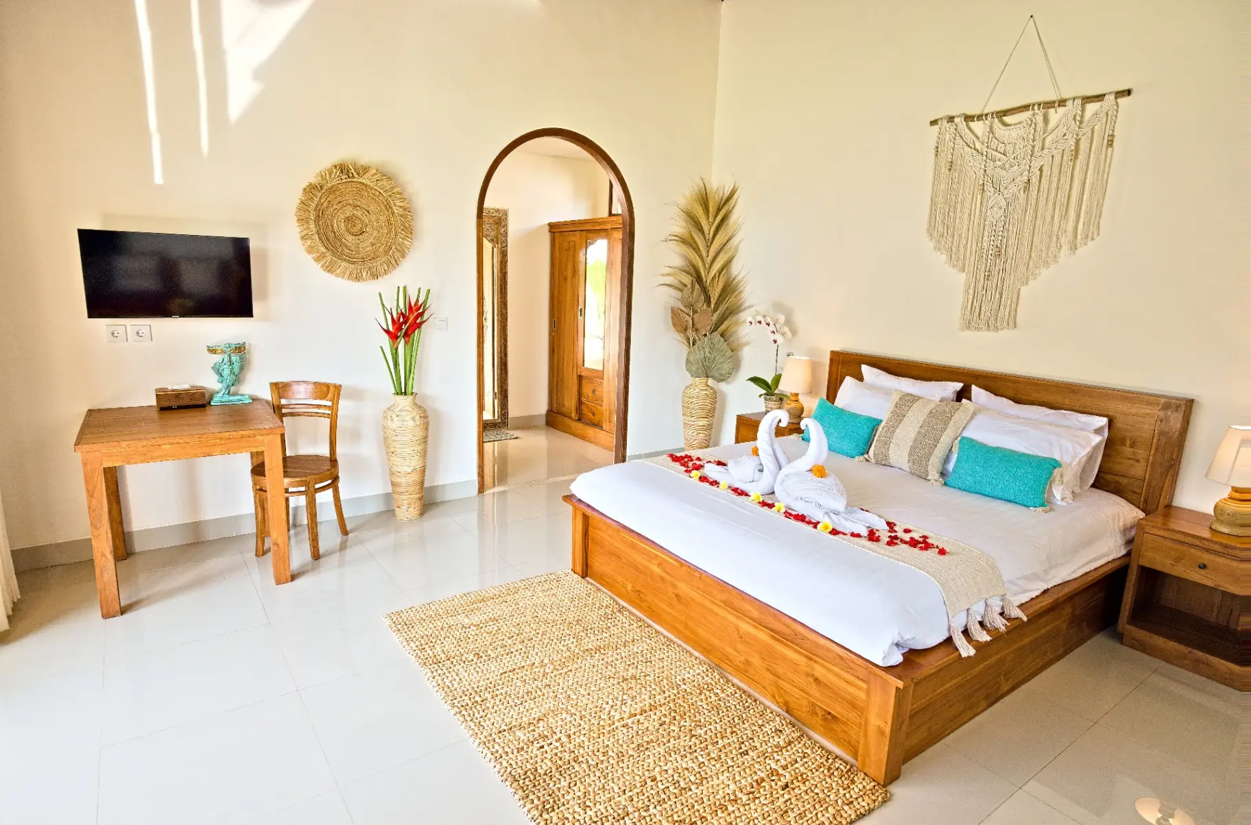 Stylish 1BR Villa with Private Pool & Rice Field View