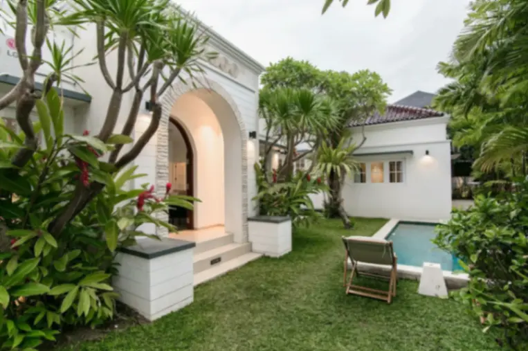 3 BEDROOM VILLA IN UMALAS IDR 9 BILLION — image 1