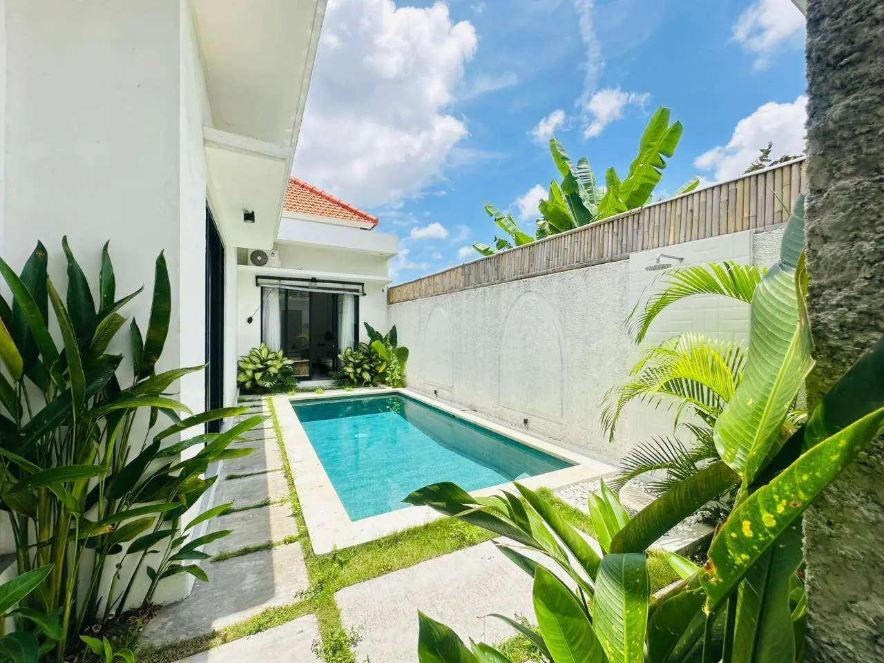 2 BEDROOM VILLA IN PADONAN IDR 230 MILL/YEAR
