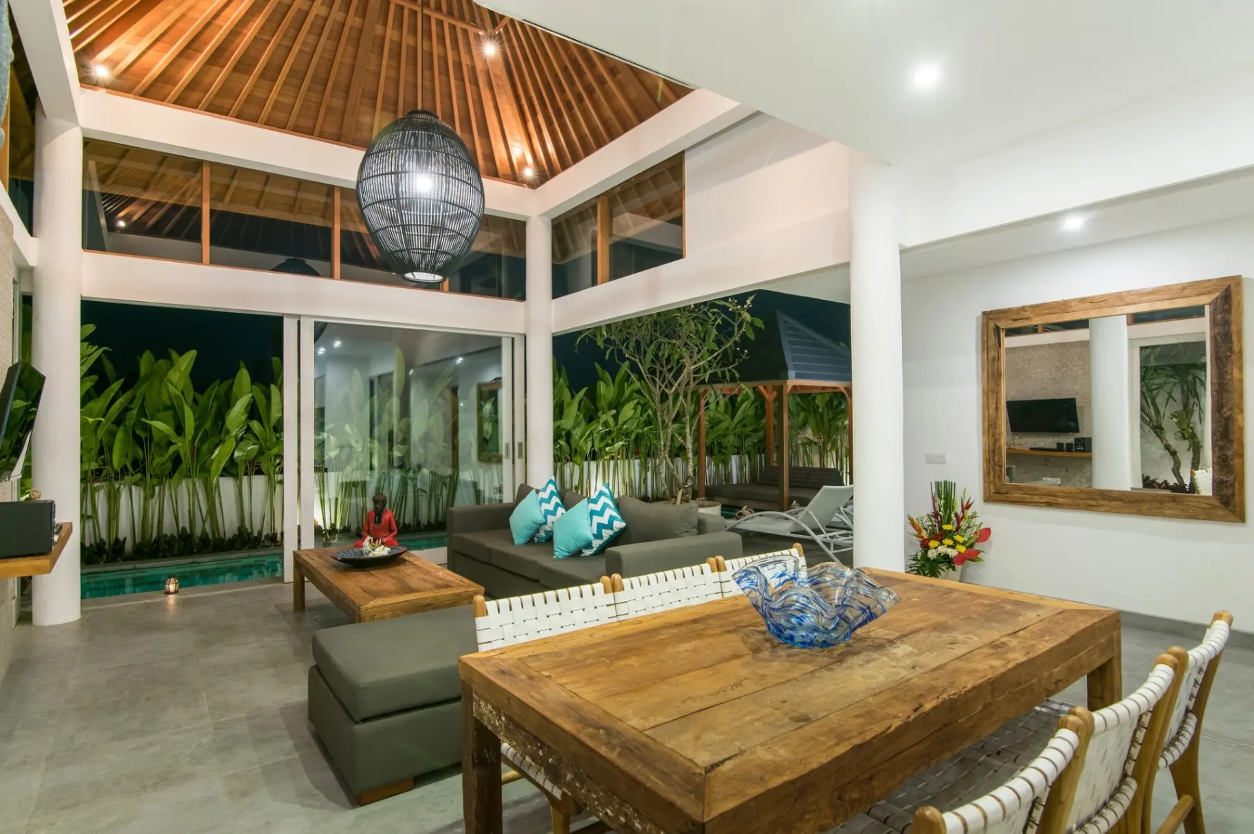 2 BEDROOM VILLA IN BERAWA WALK TO THE BEACH — image 4