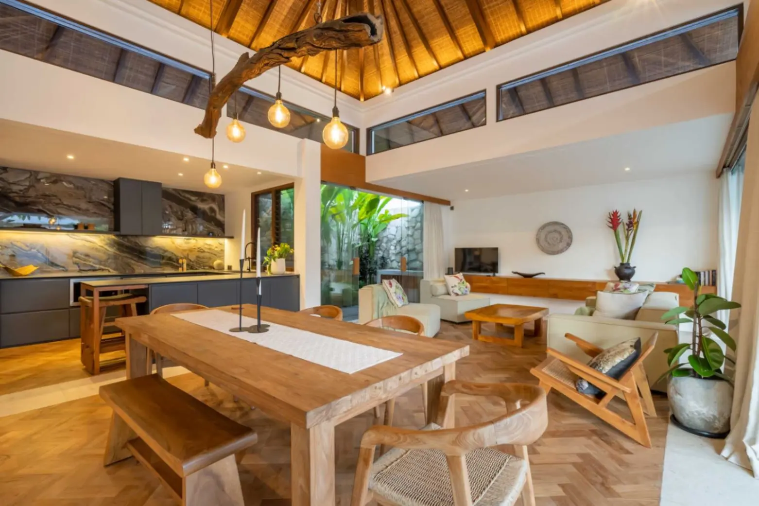 2-Bedroom Villa with Sophisticated Beachside Living in Pererenan (R-PR24) — image 2