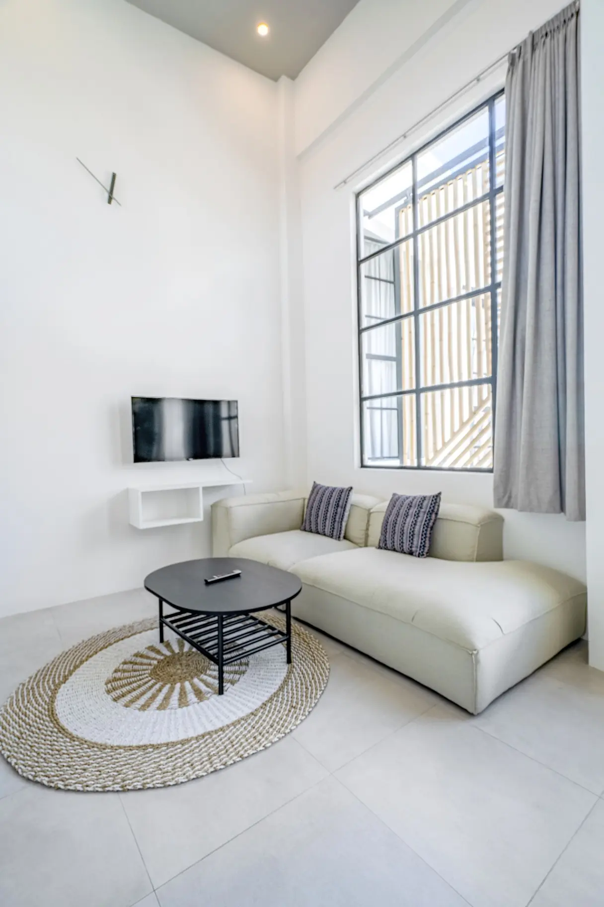 Tropicana Loft - Modern Simple Superior Loft Pool Berawa Canggu — image 3