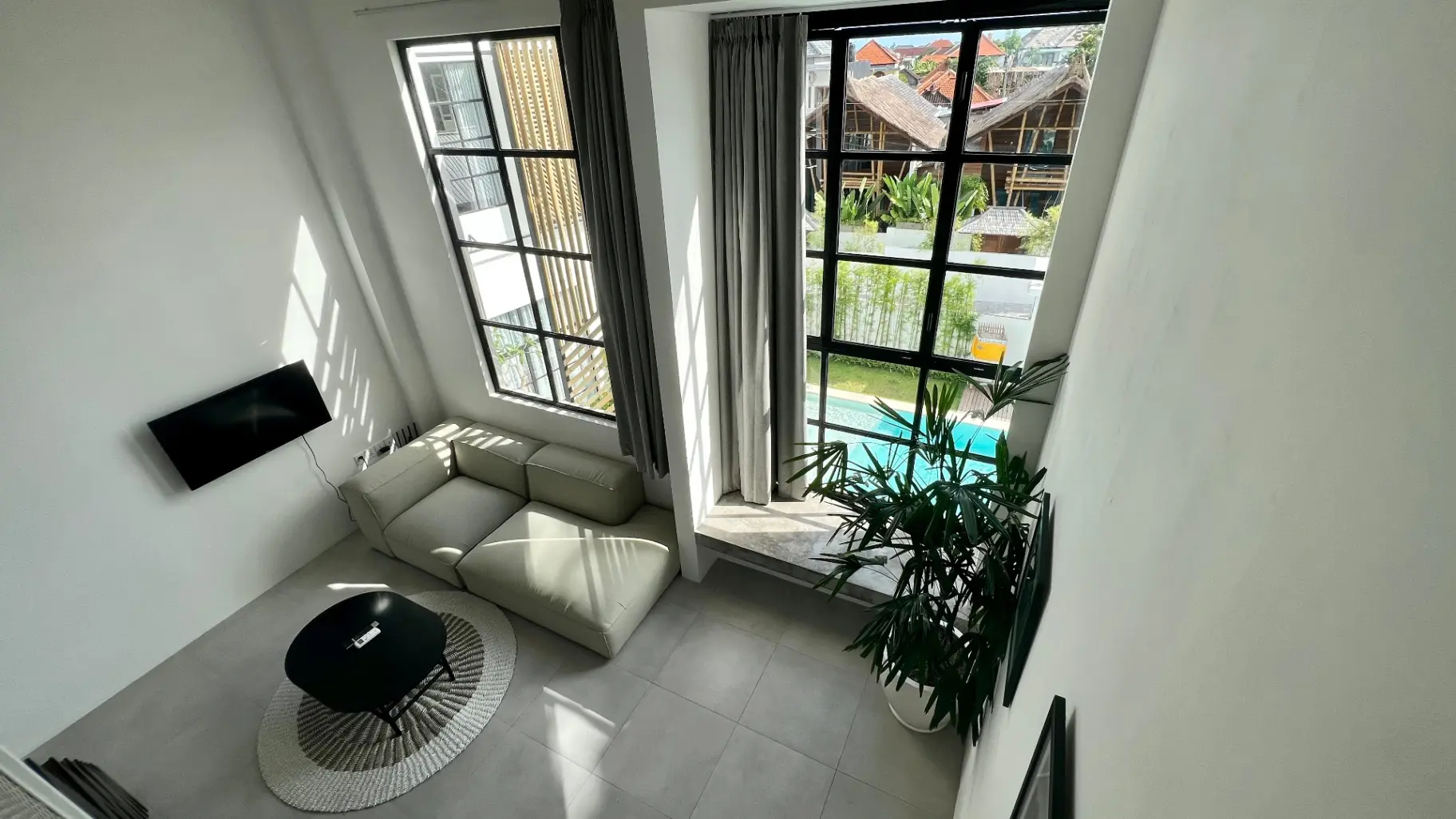 Tropicana Loft – Stylish Stay with Pool Near Beach — image 3