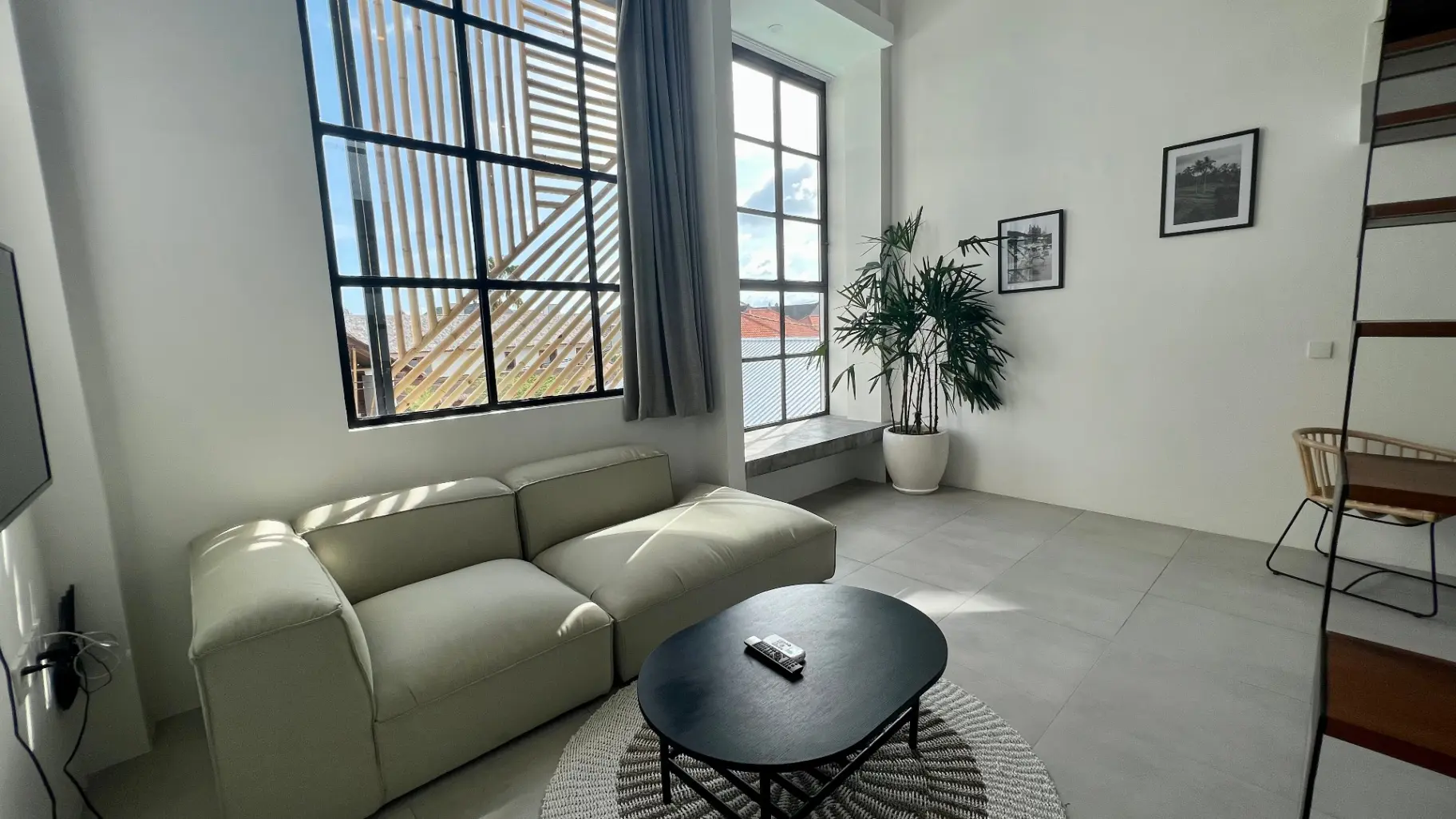 Tropicana Loft – Stylish Stay with Pool Near Beach — image 1