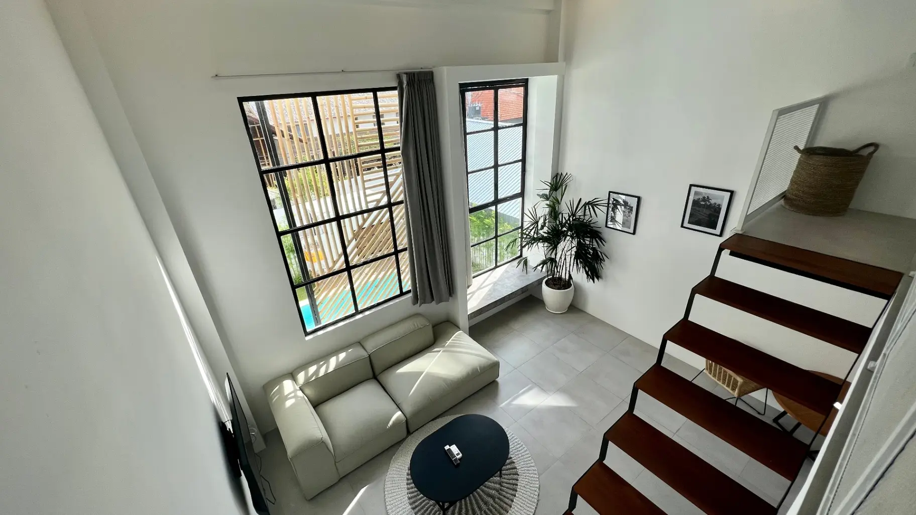 Tropicana Loft – Stylish Stay with Pool Near Beach — image 2