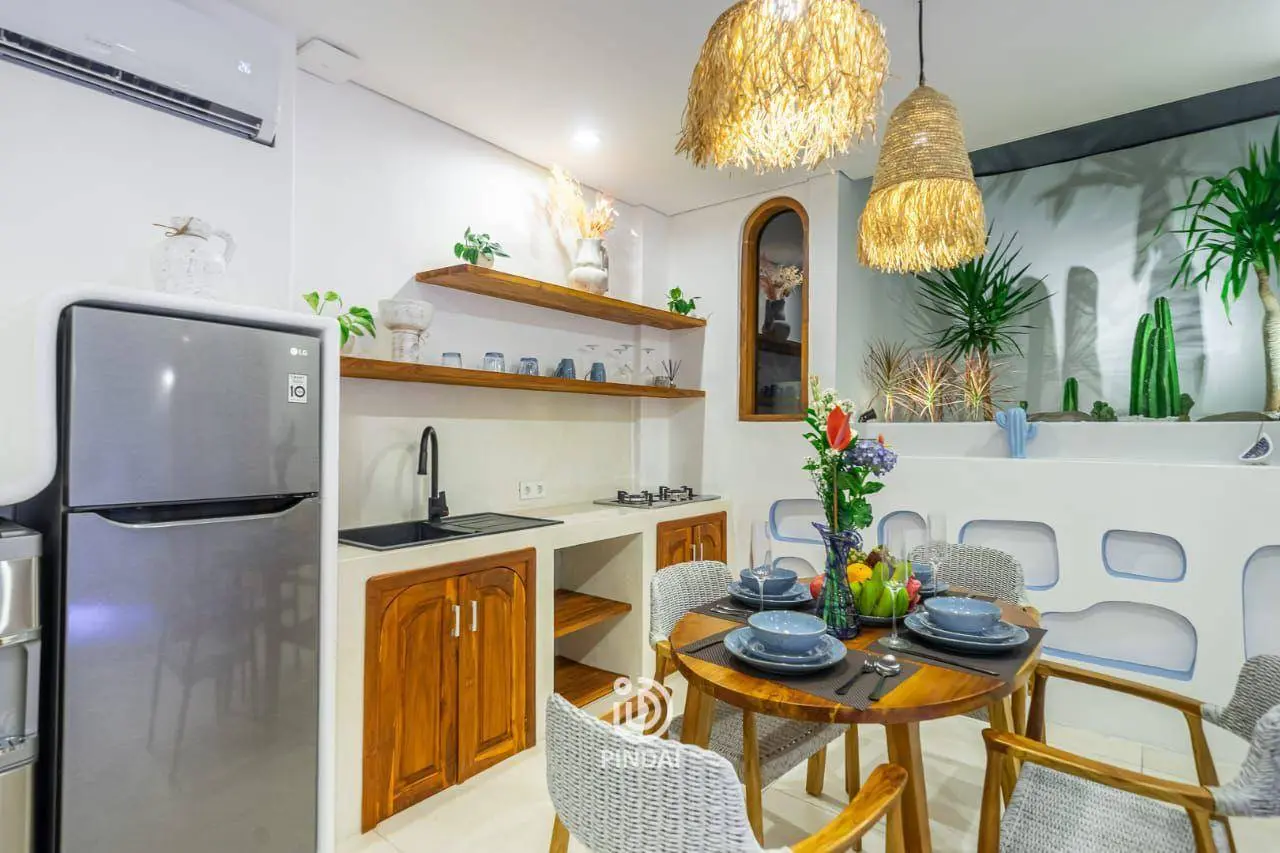 New Mediterranean Villa 2 Bedroom - River side in Canggu Just minutes to Beach — image 2