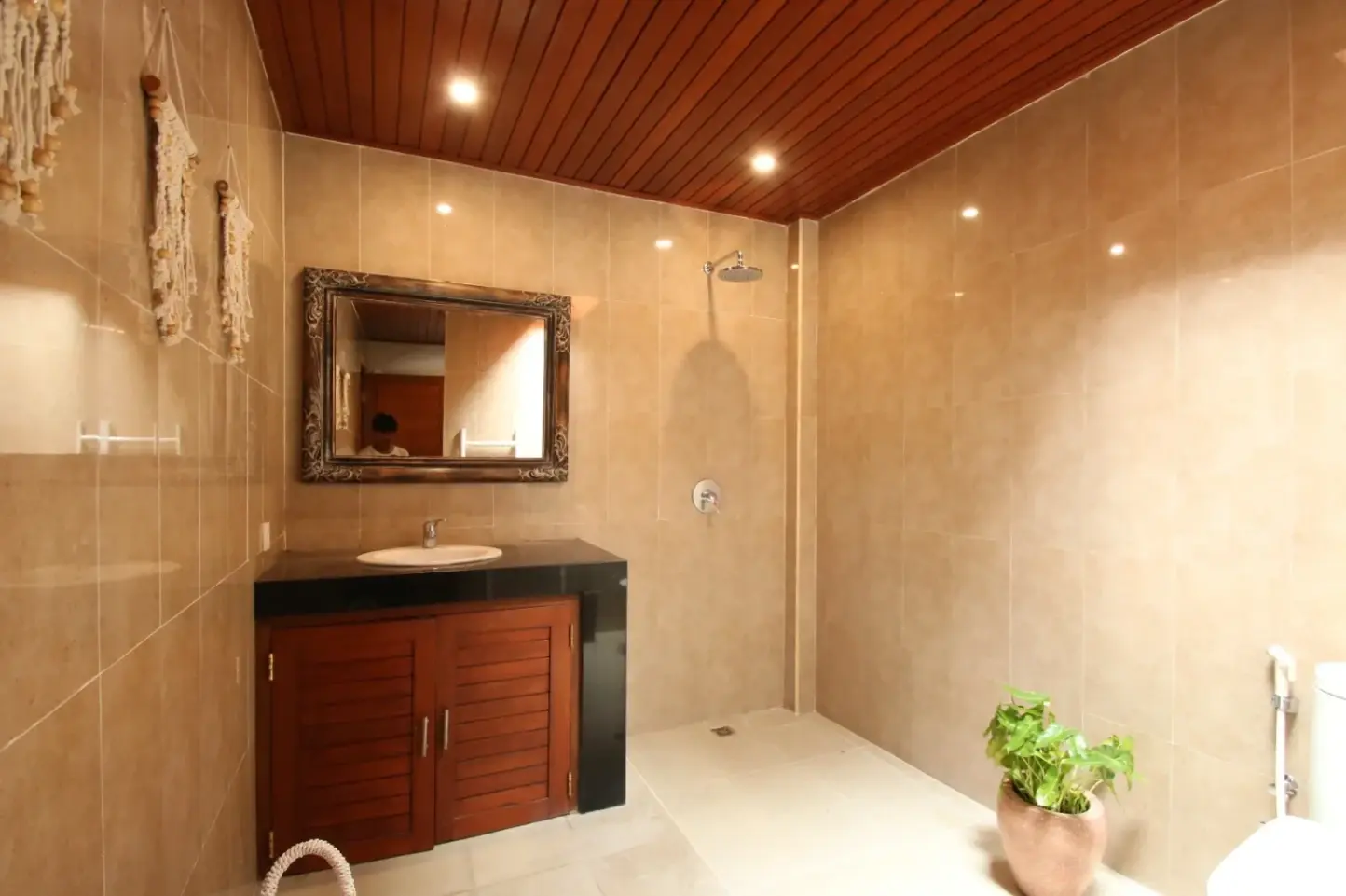 2 BEDROOM MODERN VILLA IN UMALAS — image 3