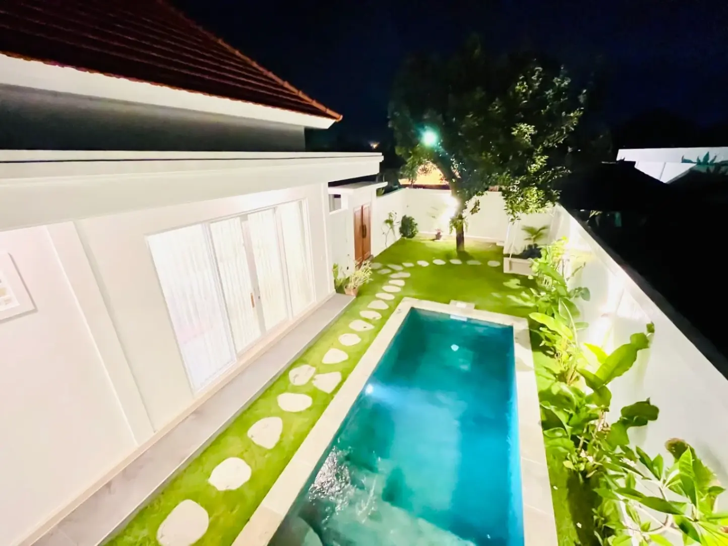 TROPICAL VILLA IN BUDUK — image 1
