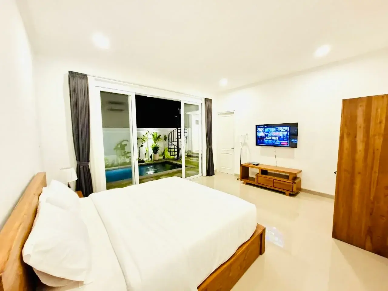 TROPICAL VILLA IN BUDUK — image 4