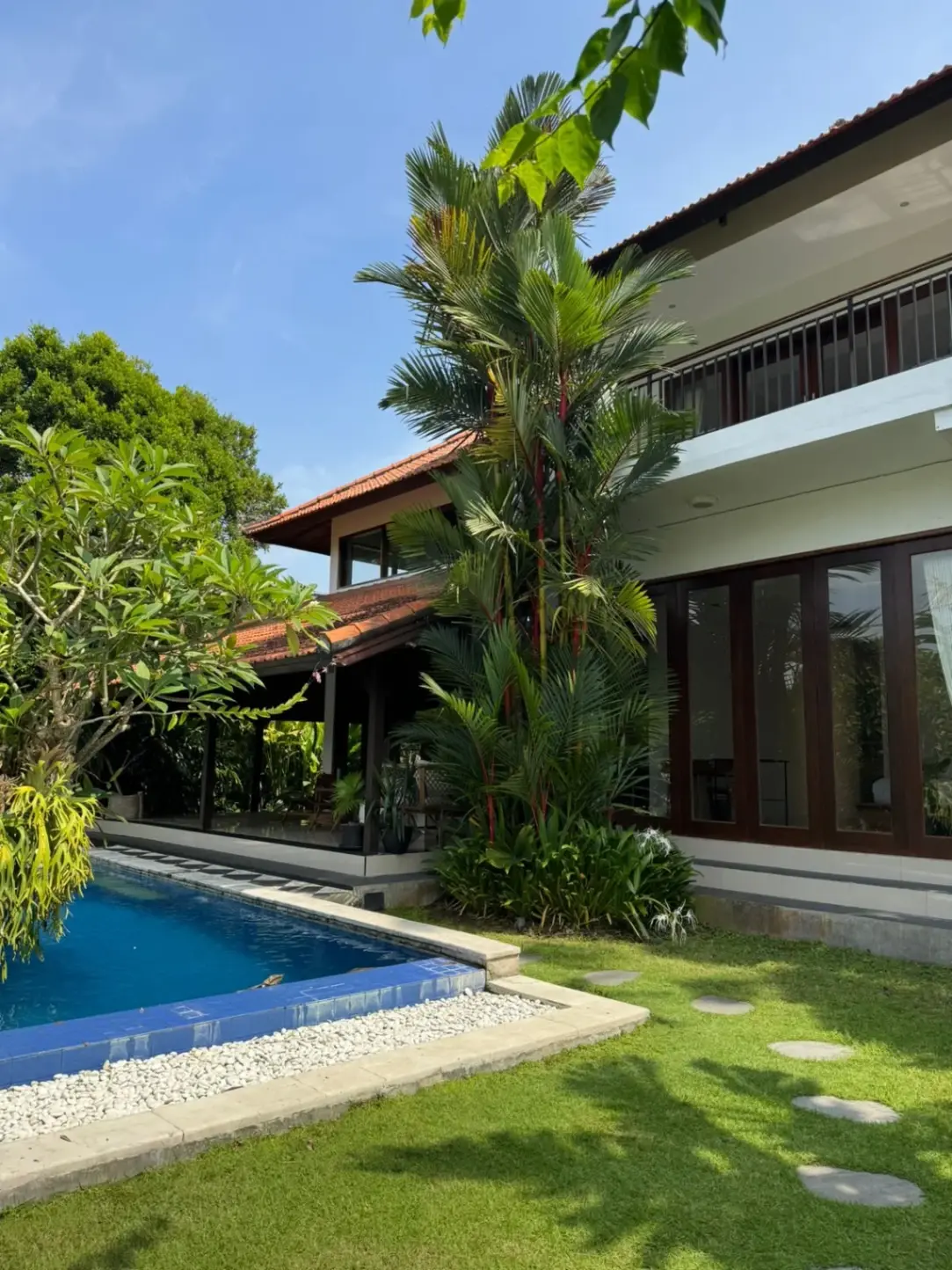 2 Bedroom Villa Furnished for Yearly Rent in Canggu Batu Bolong