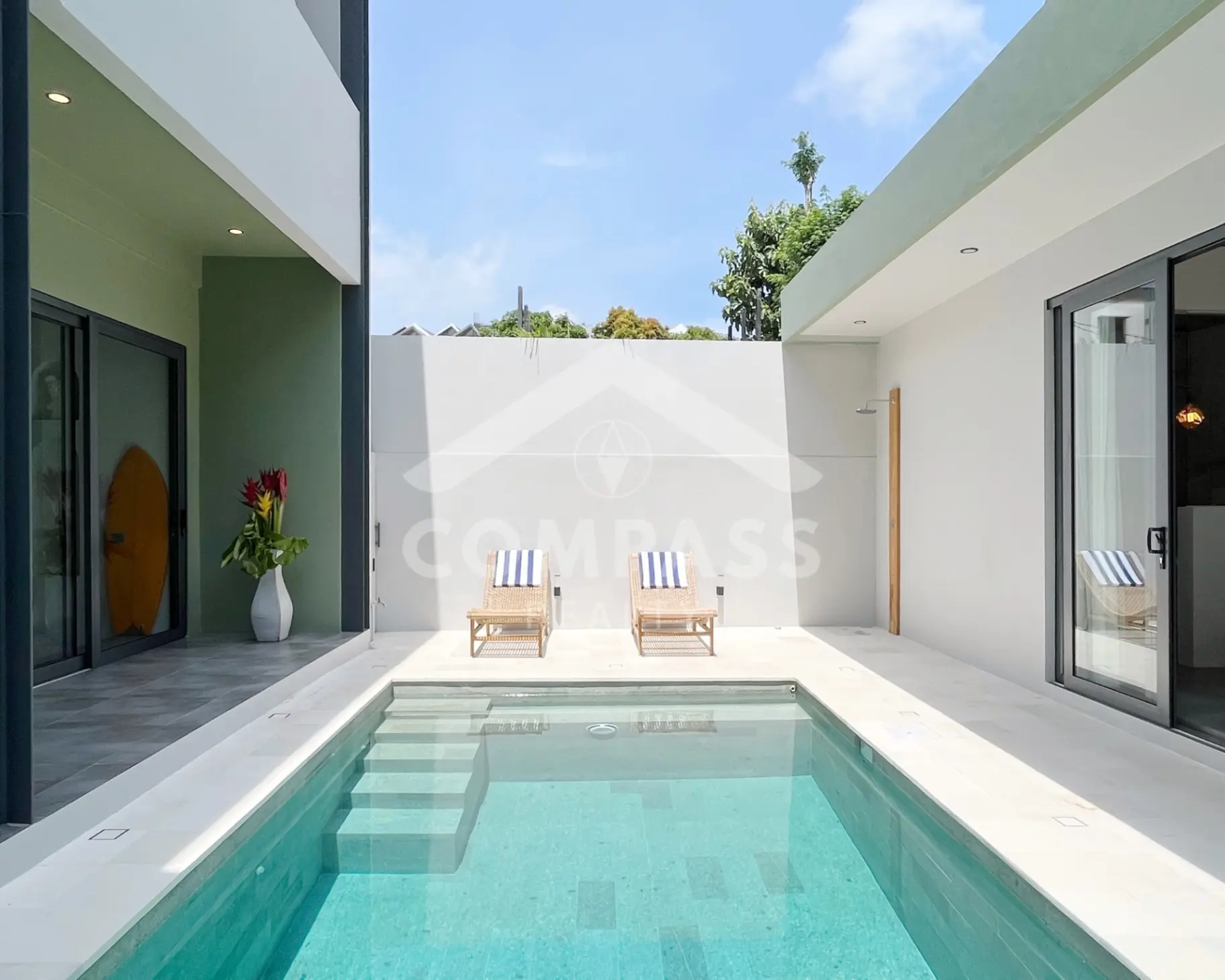Brand New Villa with Saltwater Swimming Pool — image 1