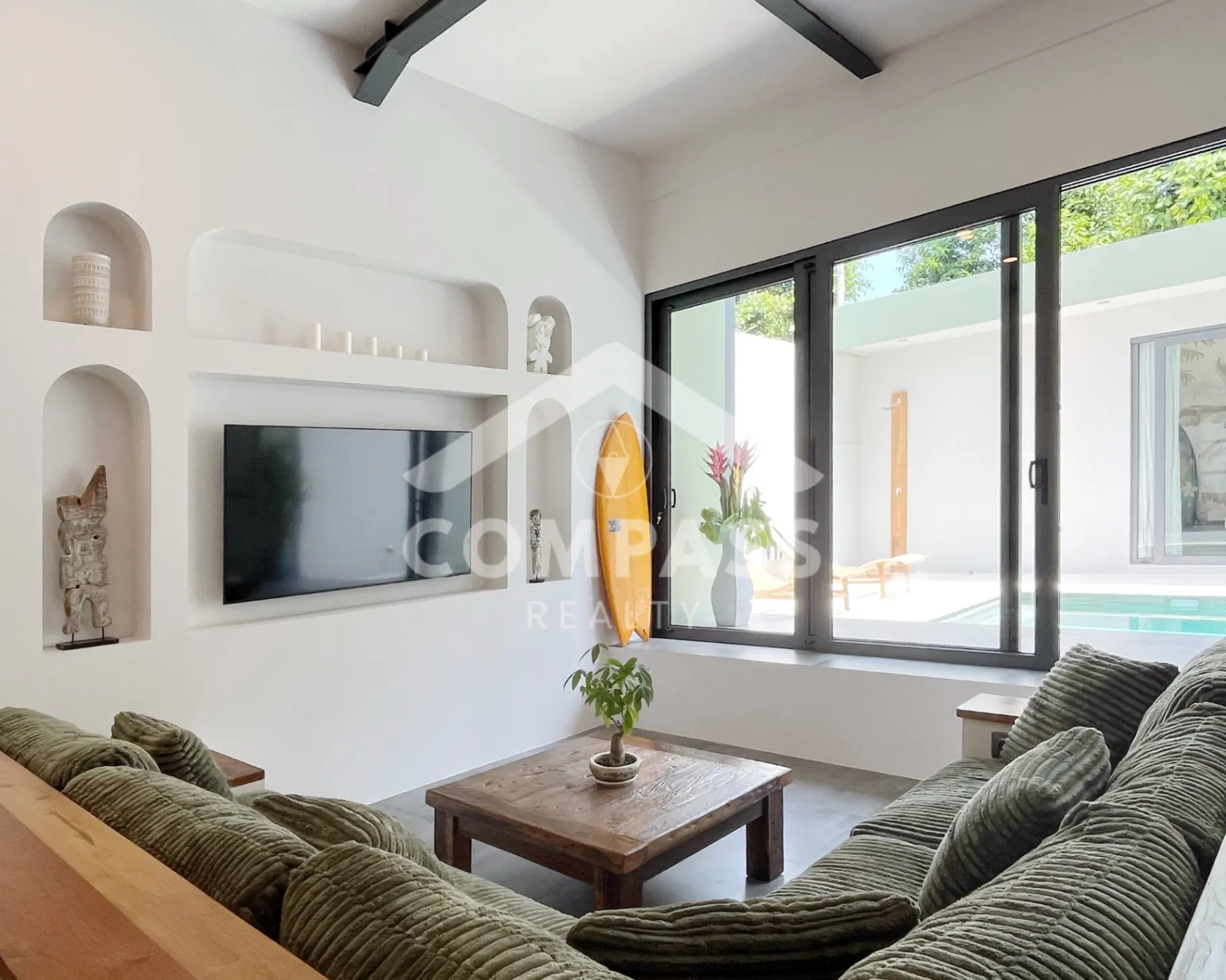 Brand New Villa with Saltwater Swimming Pool — image 3