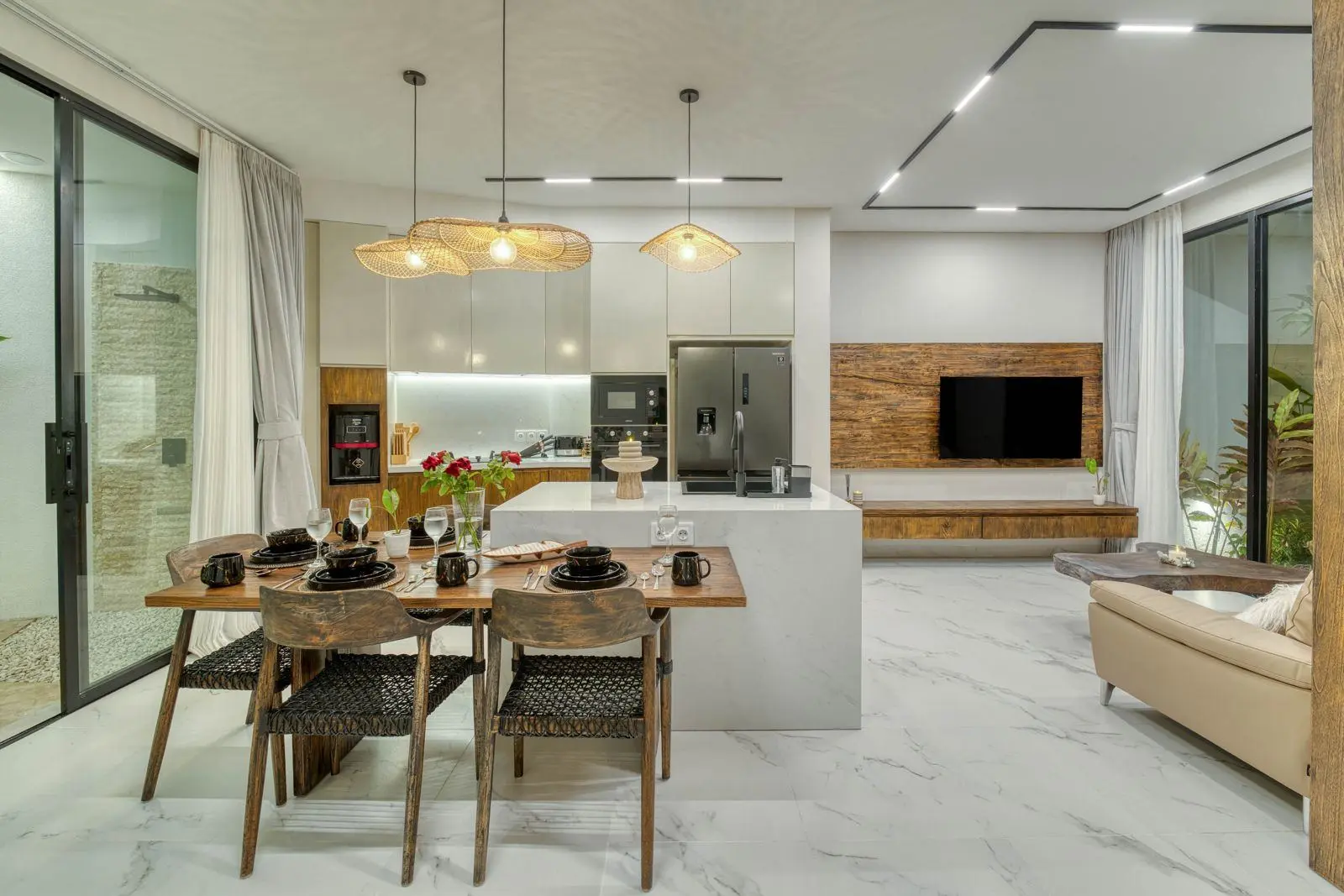 Brand New Luxury Villa With Ocean View — image 2