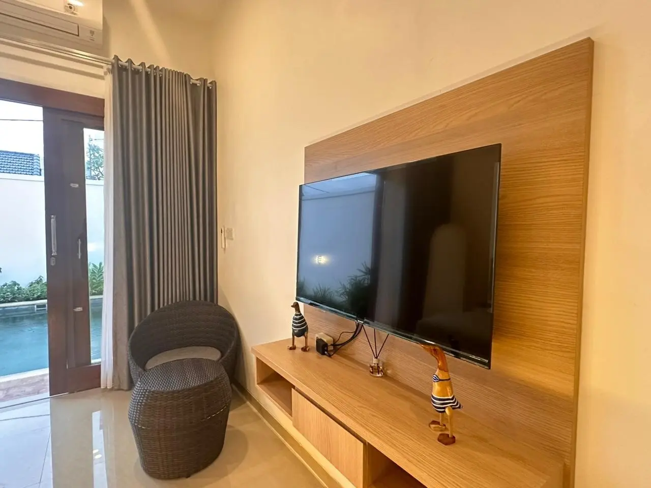Villa For Rent 1 Bed In Tumbak Bayuh Badung Bali EC-3777 — image 1