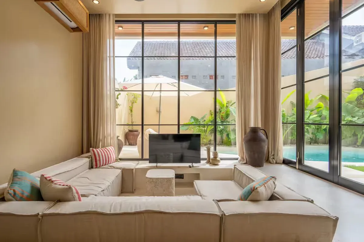 2 BEDROOM MODERN LUXURY VILLA IN PERERENAN — image 1