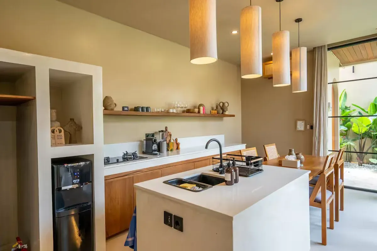 2 BEDROOM MODERN LUXURY VILLA IN PERERENAN — image 3