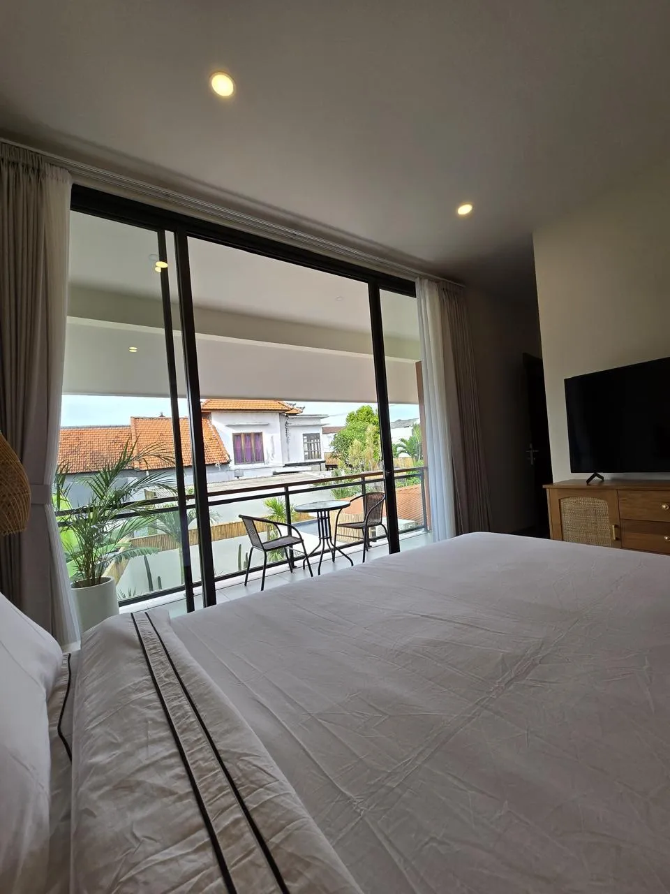 Villa Rosavia - 3 Bedroom Modern Villa in Great Location of Umalas!! — image 1