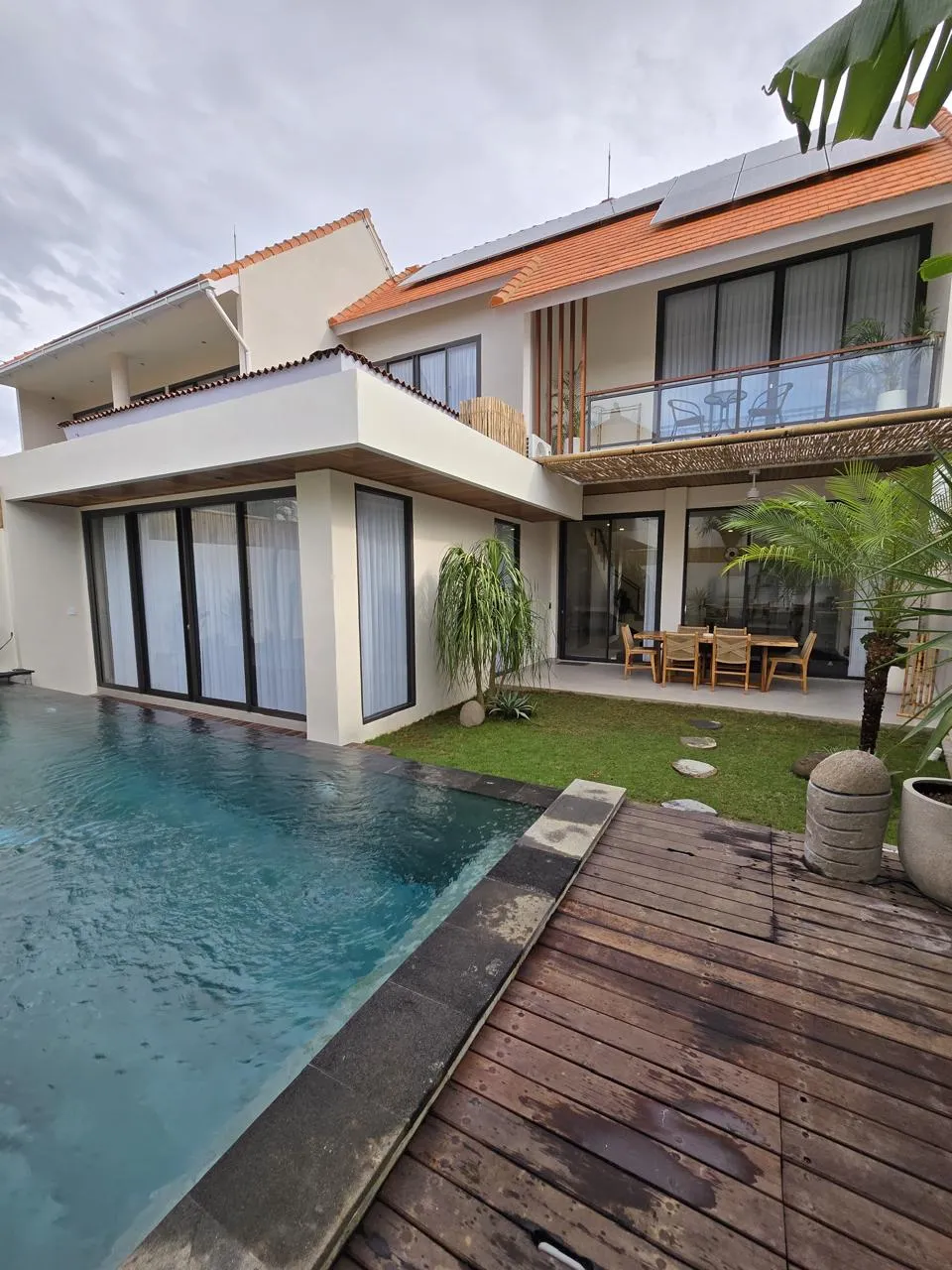 Villa Rosavia - 3 Bedroom Modern Villa in Great Location of Umalas!!