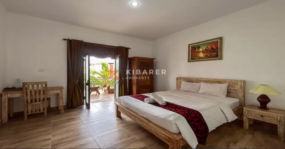 Charming Five-Bedroom Open-Living Guest House with Pool in Central Berawa YRR369 — image 2