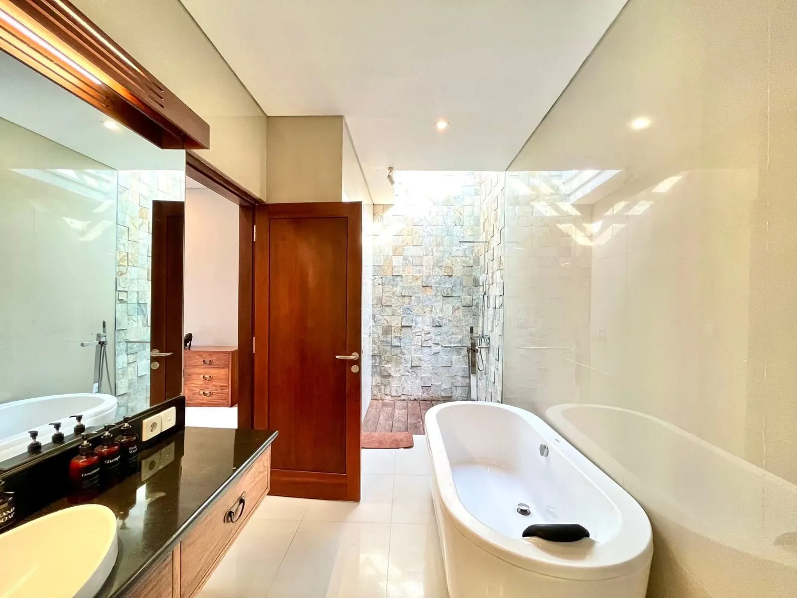 Villa For Rent 2 Bed In Berawa Canggu Bali PR-3781 — image 1