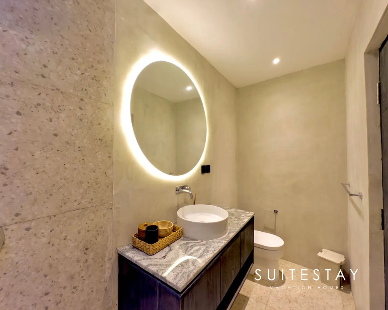 Luxury 3-Bedroom Villa in Private Berawa Location — image 1