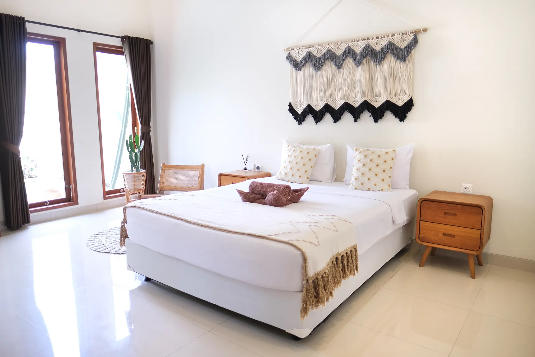 MODERN–TROPICAL 2BR VILLA DIANE — image 2