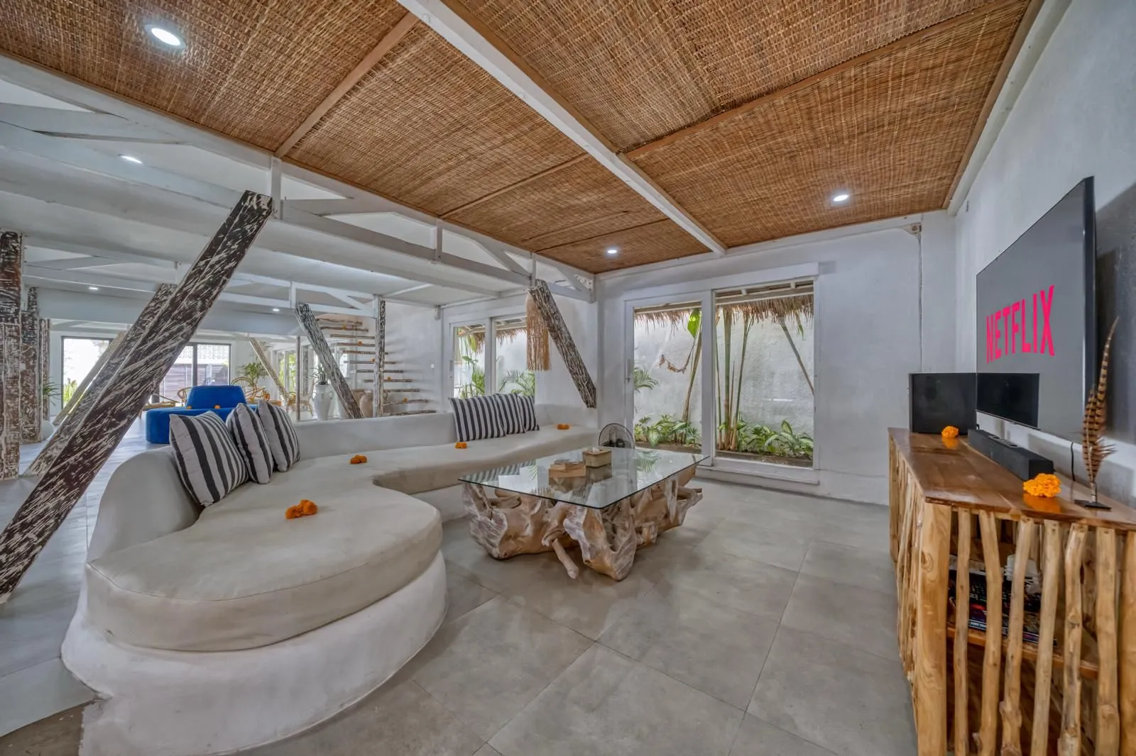 MODERN–TROPICAL 4BR VILLA | LEASEHOLD 24 YEARS (4CM1) — image 3